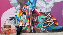 Comuna 13 Graffiti Tour with Metrocable