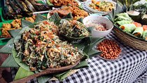 Traditional Balinese Home Dining Experience in Ubud with Putu