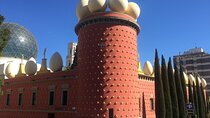 Round-Trip transfer: Dalí Museum in Figueres with lunch(optional)