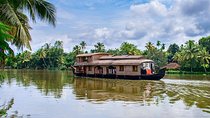 Backwaters Bliss: Cochin to Alleppey Escape