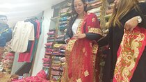 Private Custom Delhi Shopping Tour with Local Expert