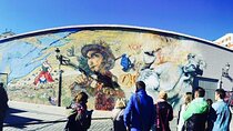 Private street art tour in Valencia