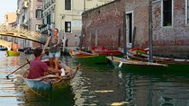 Learn to Row in the Venice Canals