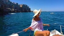 POLIGNANO BY BOAT: amazing sea caves and free drinks!