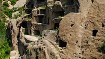 Beijing Private Day Tour: Longqing Gorge and Ancient Cliff Dwellings (Guyaju)