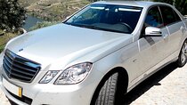 Porto Private Airport Transfer with 2-Hour Mini-Tour (1 to 4 people)