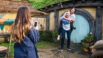 Hobbiton Movie Set day tour From Auckland
