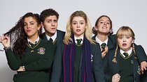 Private 2-hour Derry Girls Tour by Taxi