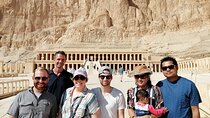Luxor: Full Day Tour into the History to East and West Banks