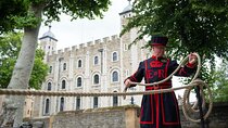 VIP Tower of London and Crown Jewels Tour with Private Beefeater Meet & Greet