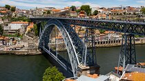 Private Walking Guided Tour to Center of Porto and Gaia