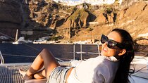 Shared Morning Cruise around Santorini's best beaches