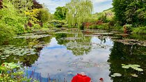 Versailles Palace & Giverny Private Tour with Lunch&Hotel Pick-up