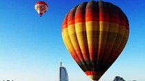 Hot Air Balloon of Dubai With Views Of The Desert With Falcon Show & Breakfast