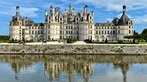 Chambord, Chenonceau, Da Vinci Castle Small group Trip from Paris