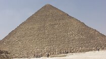 Pyramids of Giza and National Museum Private Day Tour