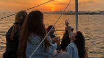 Sailing tour to the sunset in Lisbon