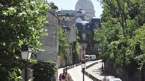 Small group visit to the Montmartre district in Italian 
