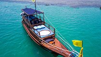 Semi-Private Koh Taen & Pig Island Classic Thai Yacht Tour