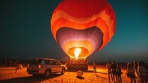 Best Views of Dubai Desert by Balloon with Falcon Show