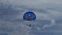 Parasailing, Blue Hole Mineral Spring, Seven Mile Beach