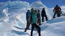 Trekking on Perito Moreno with walkways and transfer