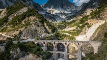 PRIVATE TOUR: Tour of the Carrara Marble Quarries & Wine Experience in Luni