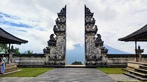 Magnificent Tour Lempuyang Gate Of Heaven and Tirta Gangga 