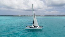 Isla Mujeres Premium Tour in Catamaran with Snorkel and Buffet