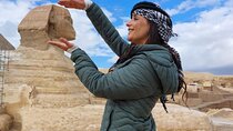 Giza Pyramids and Sphinx Day Tour With Traditional Lunch 
