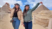 Half-Day guided Tour to the Pyramids of Giza with Lunch from Cairo