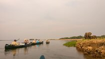 Zambezi Private Classic Long Canoe Safari 