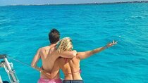 Catamaran Only Adults experience to Isla Mujeres + Exclusive Beach Club