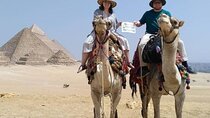 Tour to the Egyptian Museum and the Pyramids of Giza
