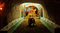 Between catacombs and ancient quarries, in the largest underground of Rome