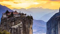 Meteora Private Full-Day Tour from Athens 