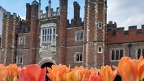 Private tour with an accredited expert guide Hampton Court Palace