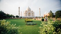 Delhi To Agra and Taj Mahal Day Trip By India's Fastest Express Train