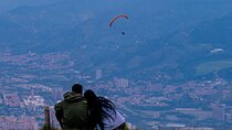 Customized Paragliding over Medellín 