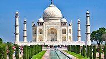 2-Night Private Tour of Taj Mahal and Agra with Pick Up from UAE