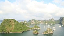Halong bay Cruise Day Trip: Kayaking, Swimming, Surprise cave & Titop island