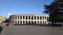 3-Hour Walking Tour with Guide Discovering Verona

