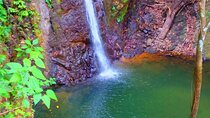 Hike 10 waterfalls in Jaco lunch included