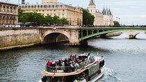 4-Hour Private Saint Germain des pres Tour and Seine River Cruise 