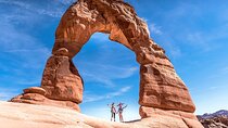 Half Day Arches 4x4 with Delicate Arch Hike