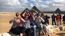 Private Tour Giza Pyramids, Egyptian Museum, Bazar And Lunch 