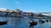 Fado Tour with Guide, Dinner & Live Show in Porto