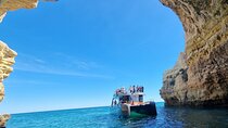 Tour to Benagil Caves and Coastline in Albufeira