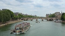 7 hours Paris City tour with Versailles, Saint Germain des pres and cruise 