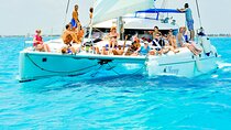 Catamaran to Isla Mujeres Snorkeling Tour with Open Bar and Lunch